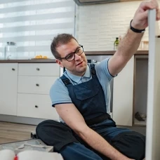 Modern kitchen design and installation service in Dubai for residential homes